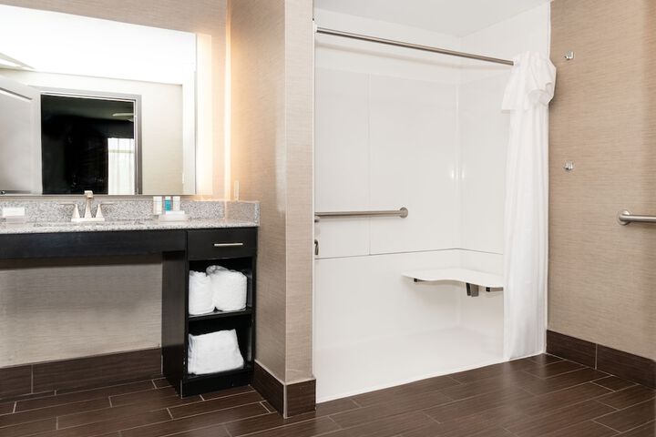 Room 14 of 22