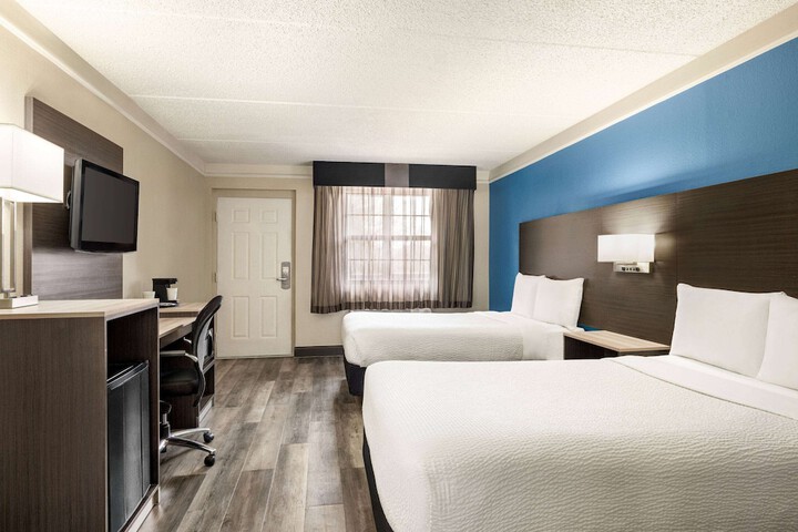 Room 28 of 32