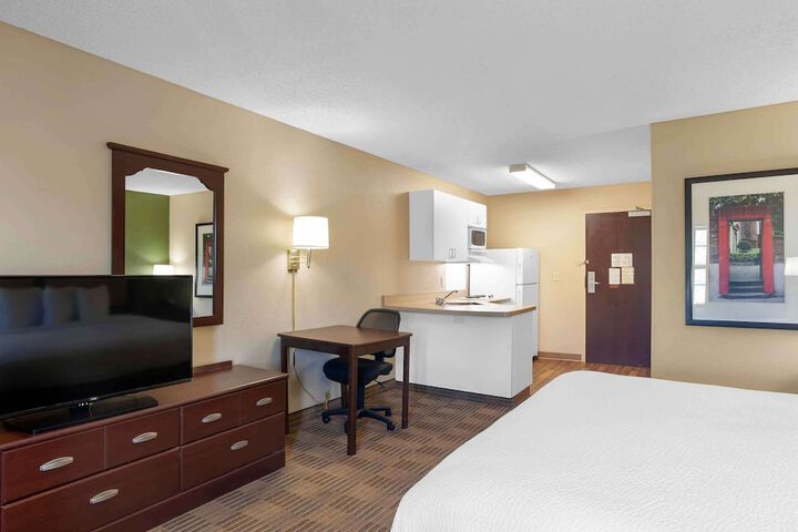 Room 12 of 30