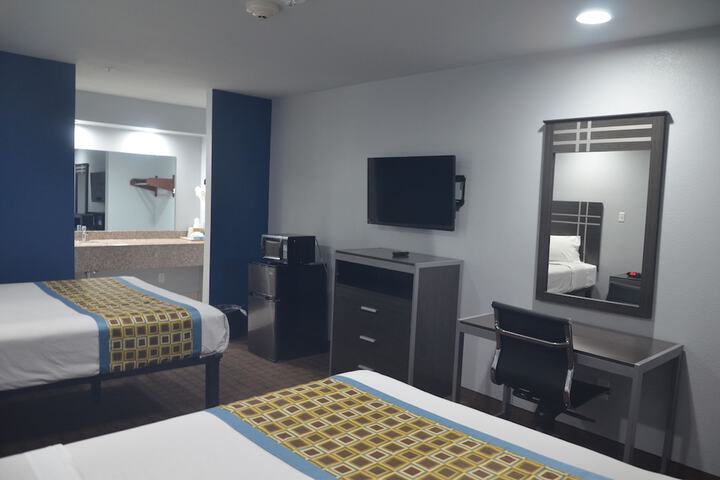 Room 17 of 34