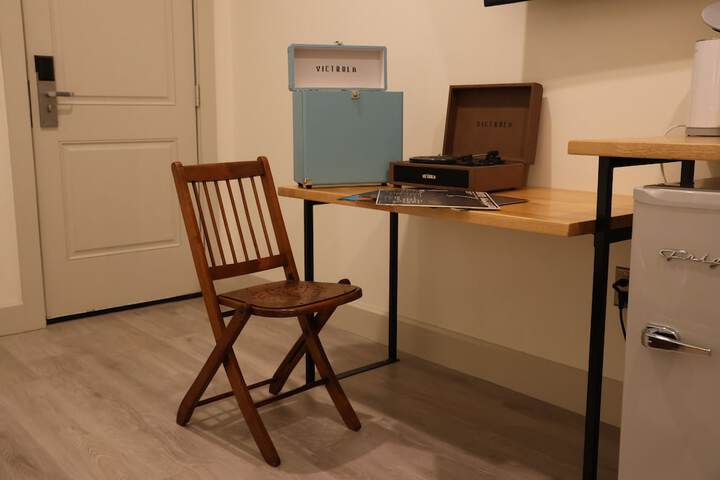 Room 34 of 48