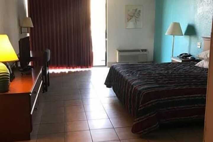 Room 14 of 60