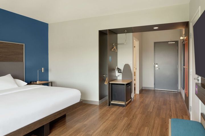Room 25 of 36