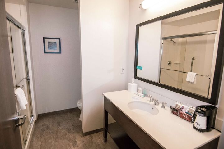 Room 7 of 28