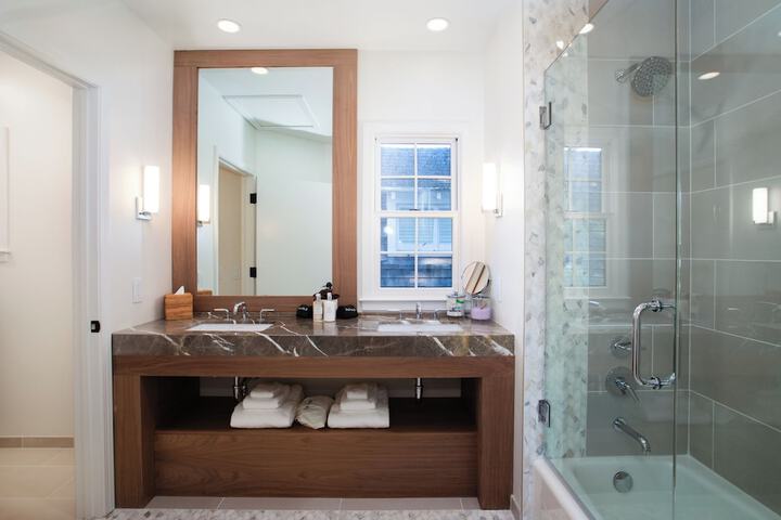 Carmel Beach Hotel