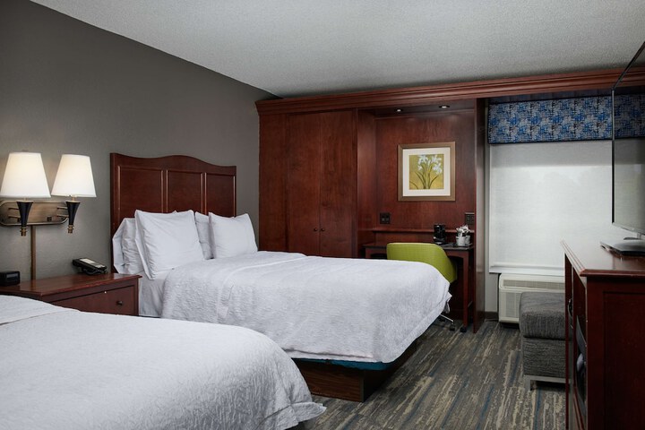 Room 16 of 28