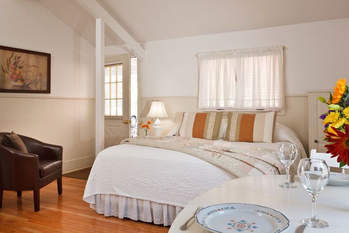 The Woodstock Inn on the Millstream