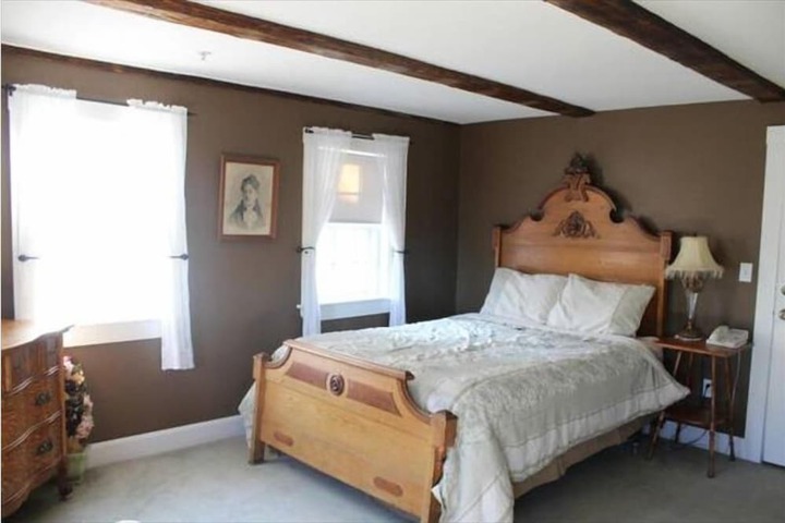 Room 26 of 125