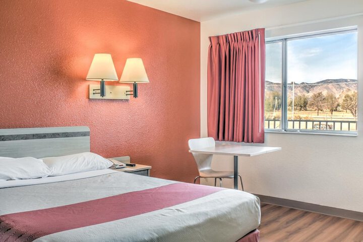 Motel 6 Mojave CA
