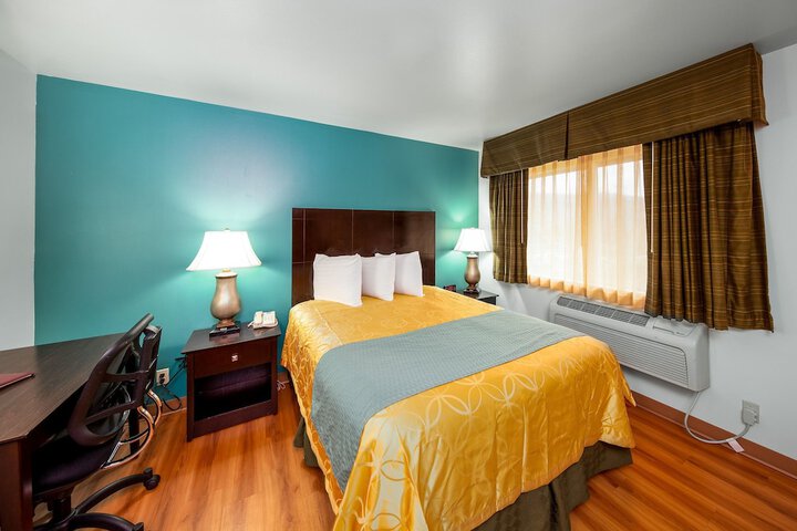Room 21 of 43