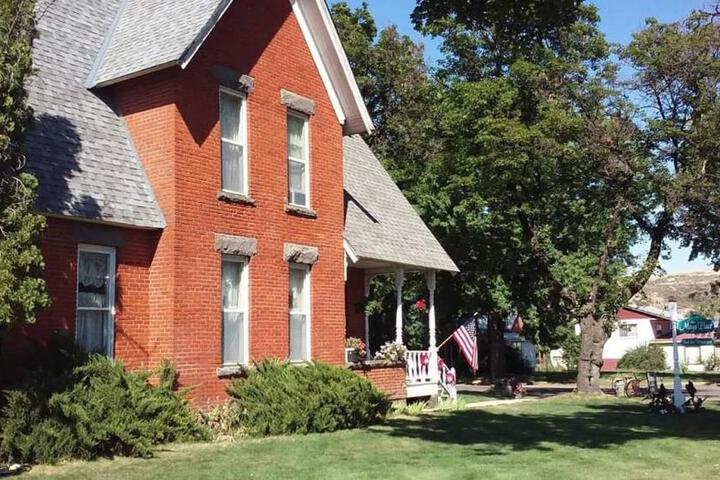 The Mays Place Bed and Breakfast