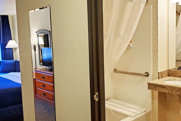 Room 19 of 50