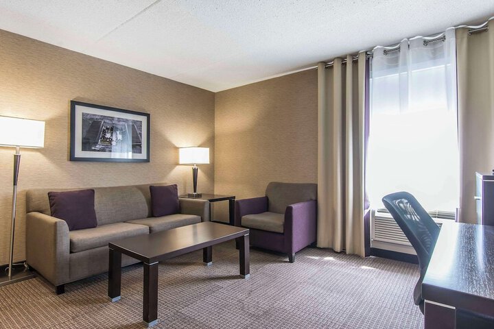 Room 32 of 54