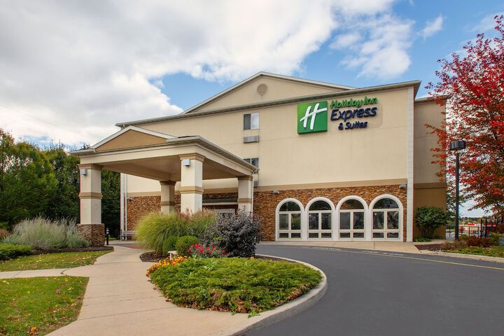 Holiday Inn Express & Suites Allentown West by IHG