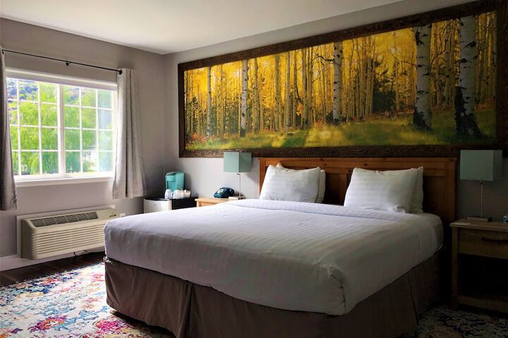 Blue Elk Inn