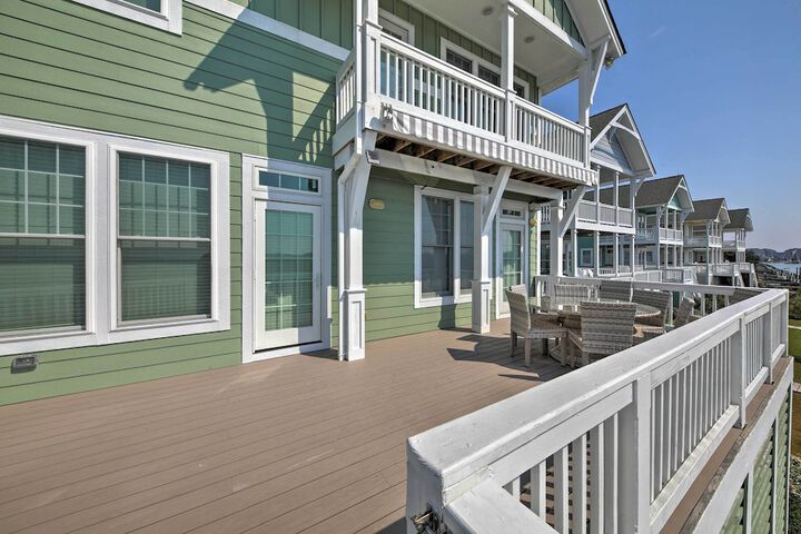 Manteo Waterfront Resort Home w / 30-ft Dock!