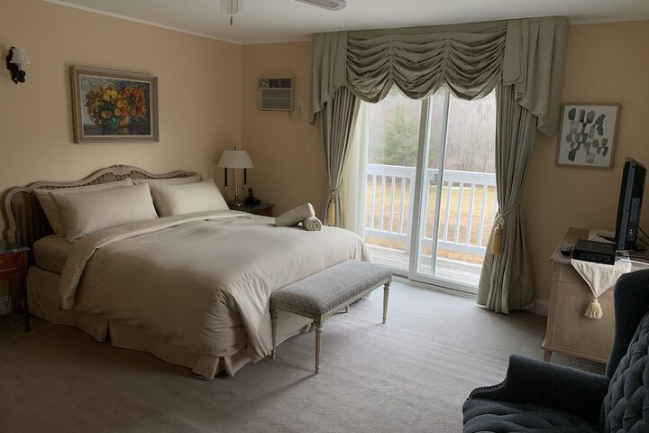 COPPERHOOD RETREAT & SPA