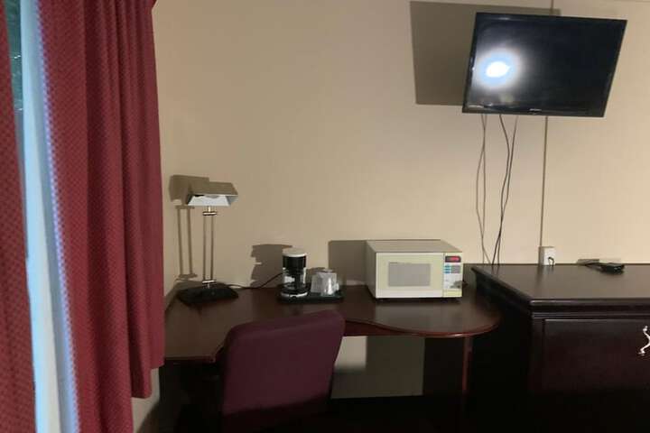 Room 10 of 10