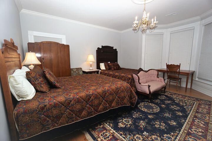 Room 52 of 73