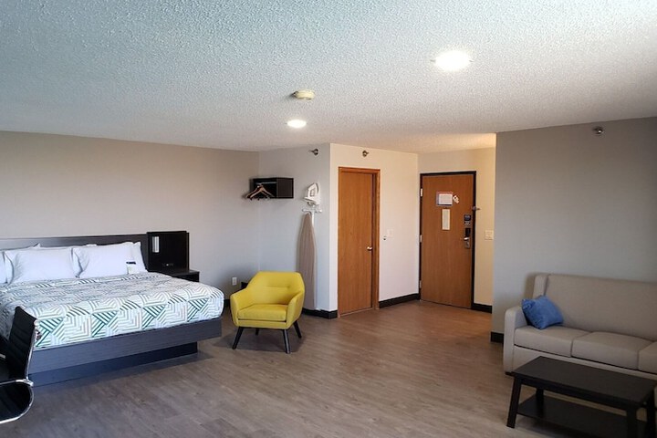 Motel 6 Kewanee IL