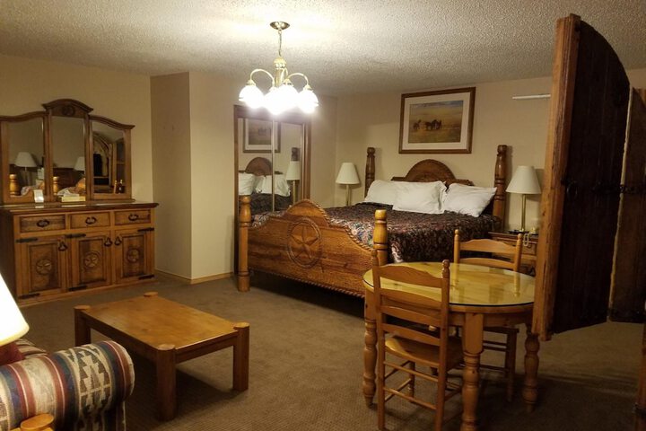Room 28 of 35