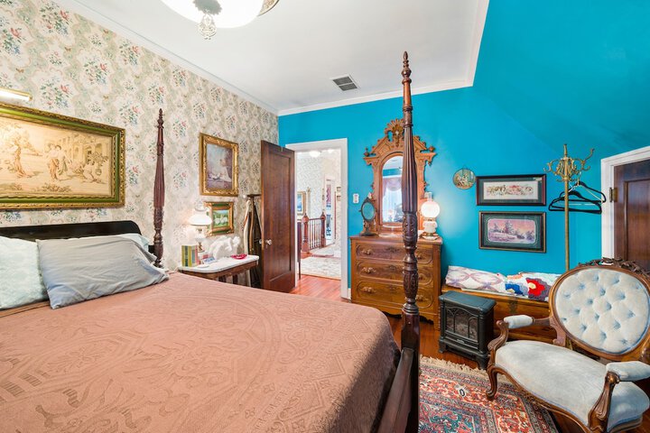Room 18 of 23