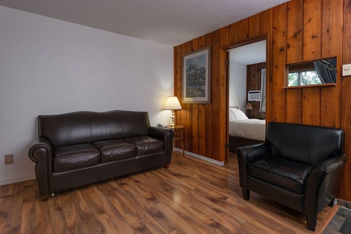 Room 14 of 28
