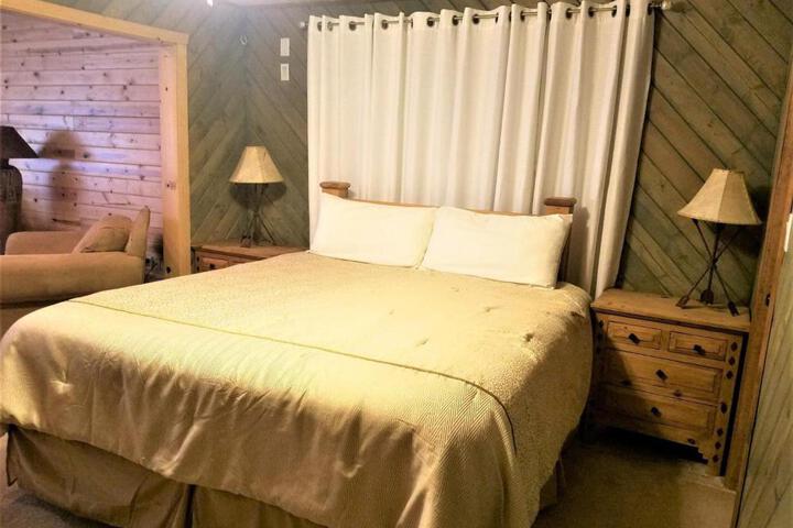 Rivers Edge Cabin