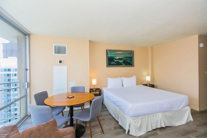 Room 52 of 60