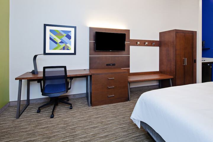 Room 25 of 49