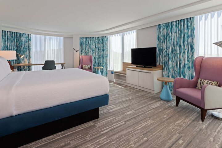 Room 26 of 46