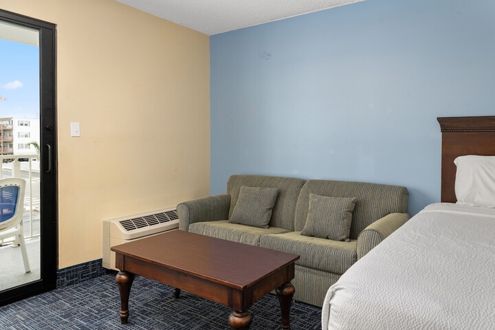 Coastal Palms Inn & Suites