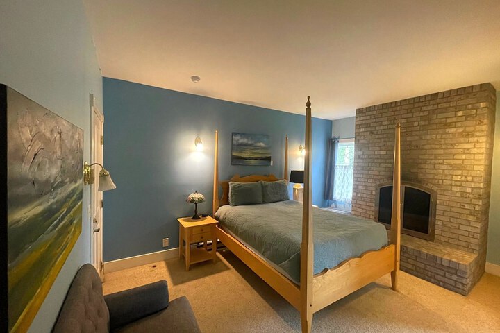 Room 16 of 121