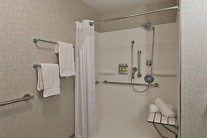 Room 17 of 34