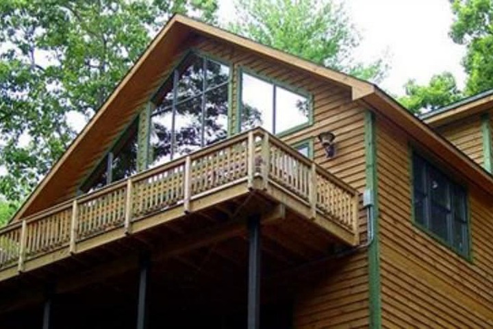 Bent Creek Lodge Bed & Breakfast