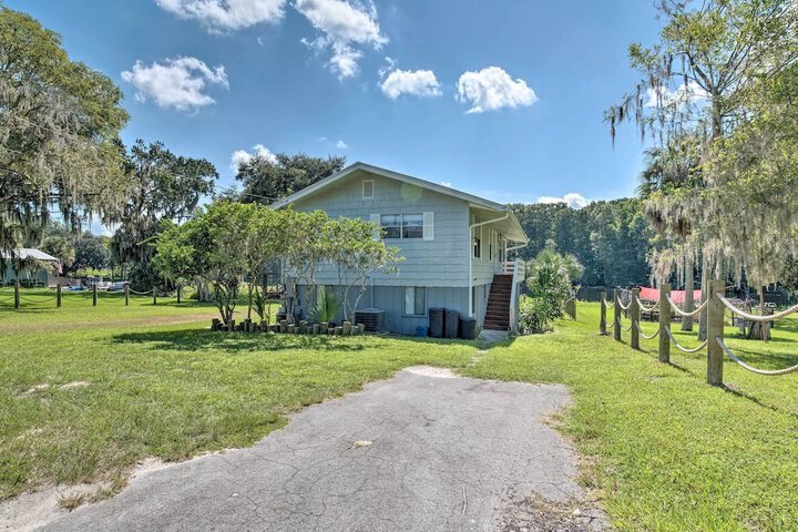 Riverfront Apt w / Kayak Launch in Dunnellon