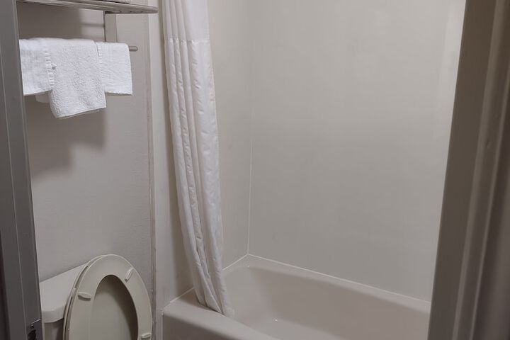 Room 12 of 38