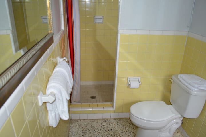 Room 13 of 25