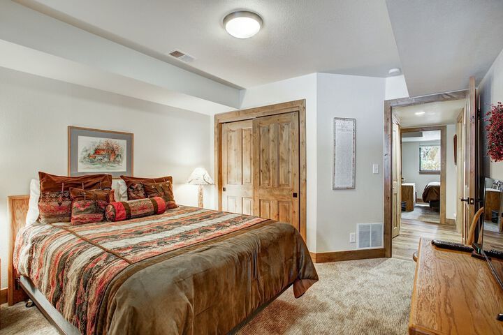 Room 11 of 26