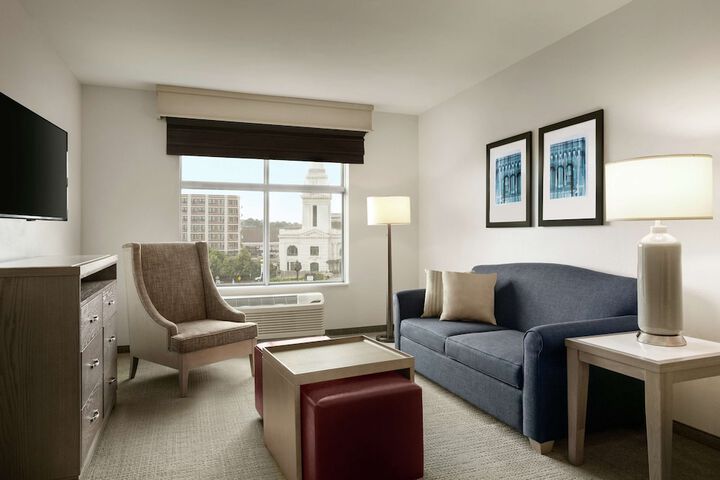 Room 16 of 37