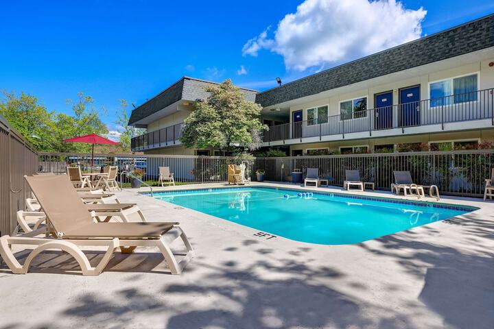 Motel 6 Issaquah WA - Seattle - East