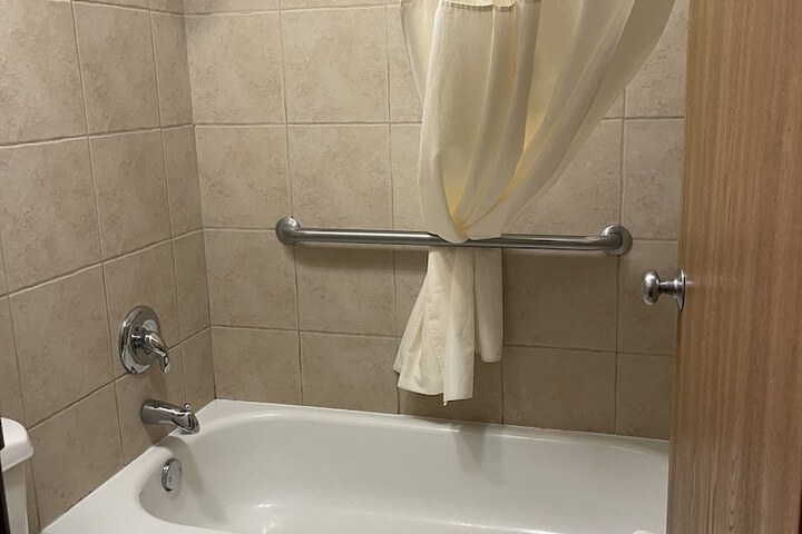 Room 32 of 50