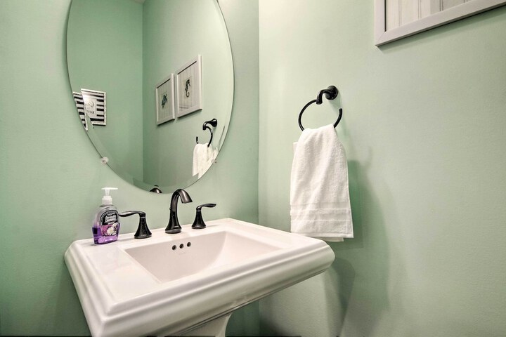 2 Mi to Bethany Beach: Family-friendly Home!