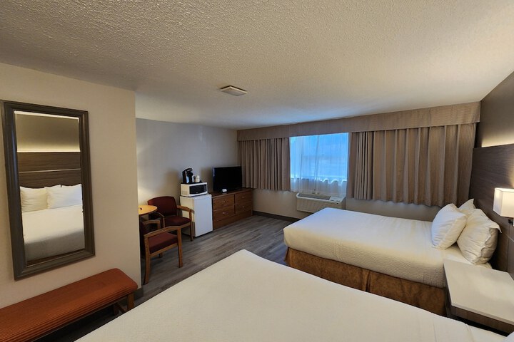 Days Inn & Conference Centre by Wyndham Penticton