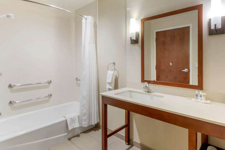 Room 25 of 62