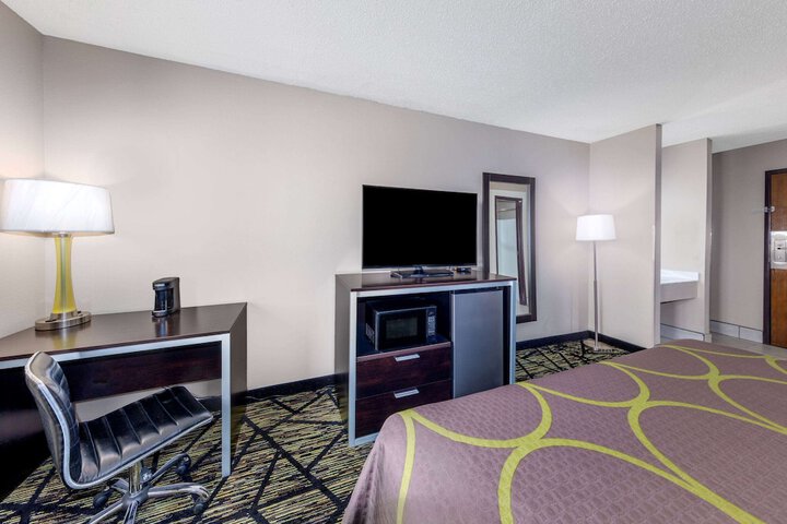 Room 12 of 44