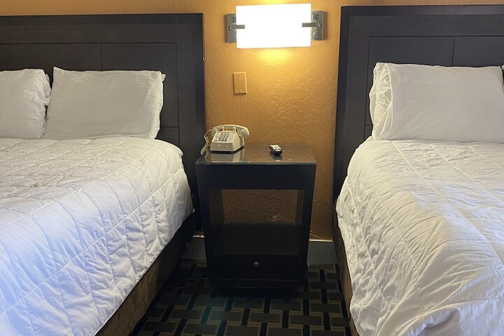 Room 54 of 71