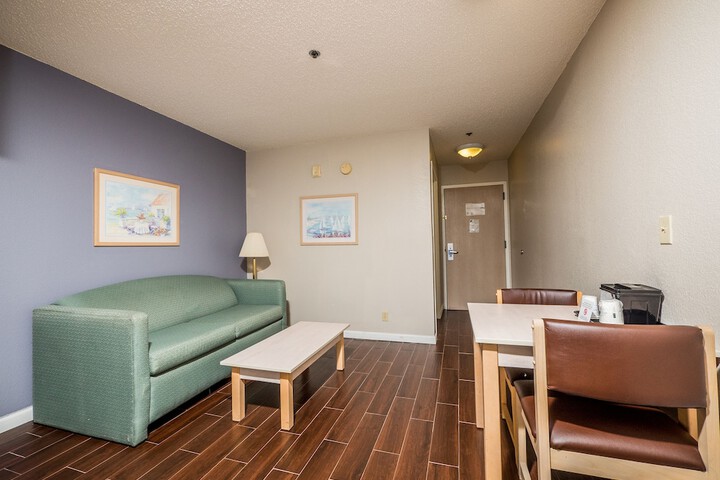 Microtel Inn & Suites by Wyndham Palm Coast I-95