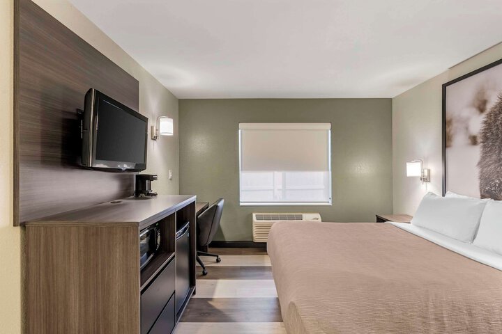 Room 16 of 41