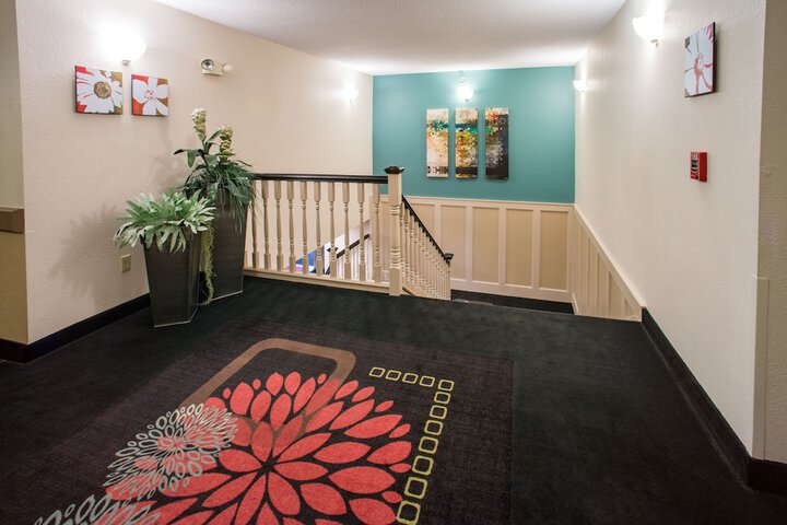 Northfield Inn Suites & Conference Center